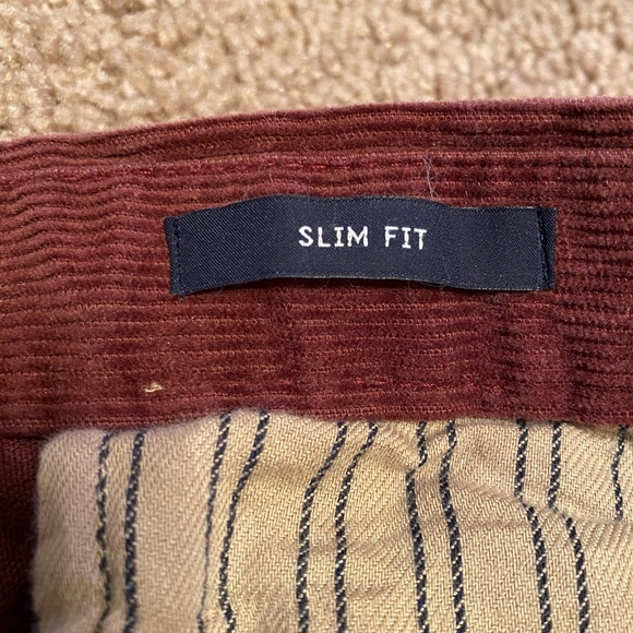 Gapkhakis maroon corduroys - Picture 2 of 6